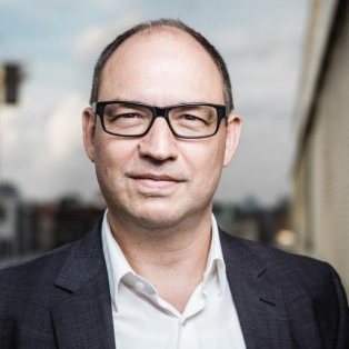 ‍‍Christoph Hardt, head of communications at the German Insurance Association (GDV) until February 2021 and in the same role at the Archdiocese of Cologne until the end of January. Christoph Hardt is one of the pioneers of the newsroom par excellence.
