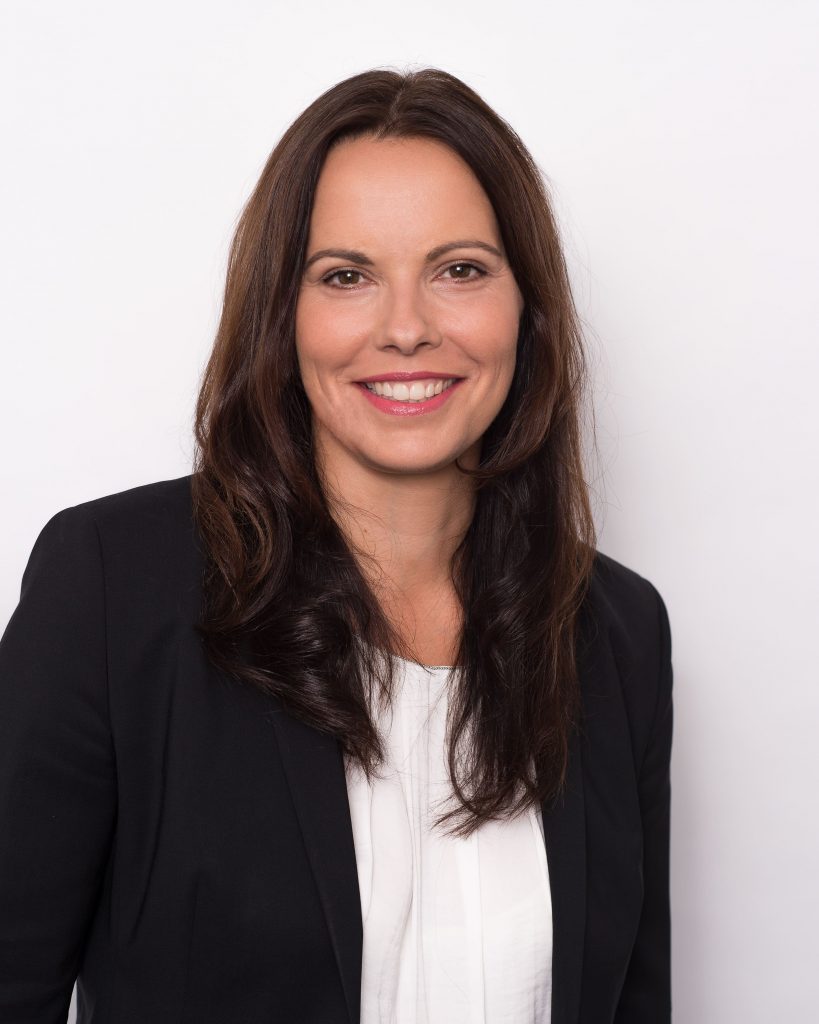 In einem Meeting des Clusters „Organisation & Prozesse“ der AG CommTech gab Nadine Remus, Head of Corporate Communications bei der GEMA, einen Impuls zur Frage „Benötigt der Newsroom ein neues Betriebssystem?“. Wir führten mit ihr im Nachgang dazu folgendes Interview: